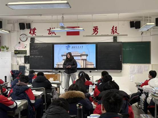 会议室里的人们 AI 生成的内容可能不正确。