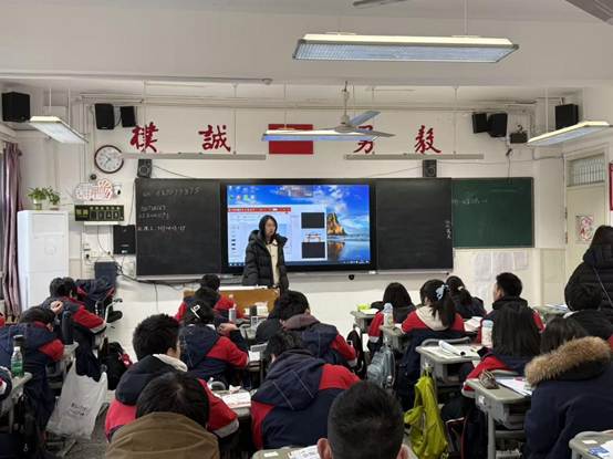 会议室里的人们 AI 生成的内容可能不正确。